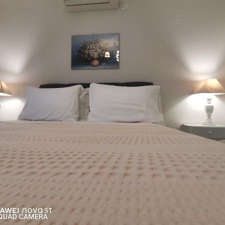 Nely'S Luxury Home Нідрі Екстер'єр фото
