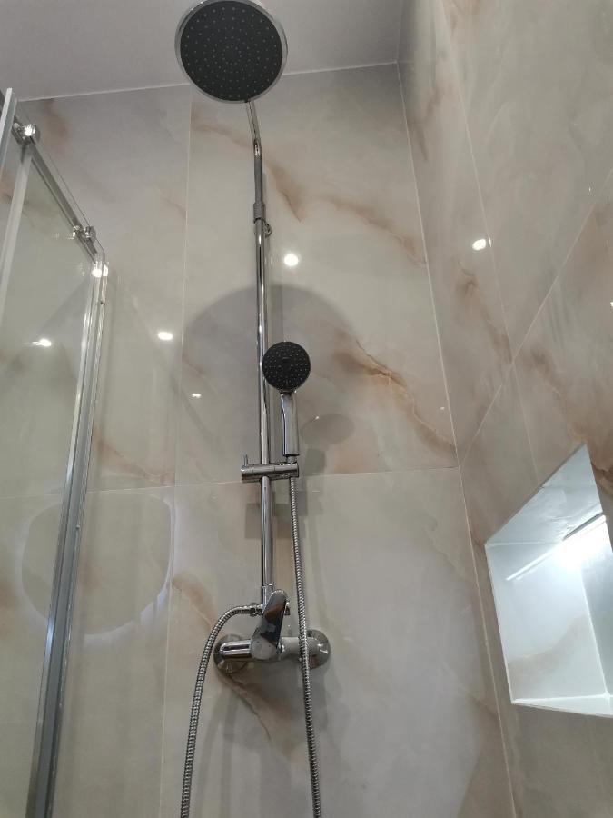 Nely'S Luxury Home Нідрі Екстер'єр фото