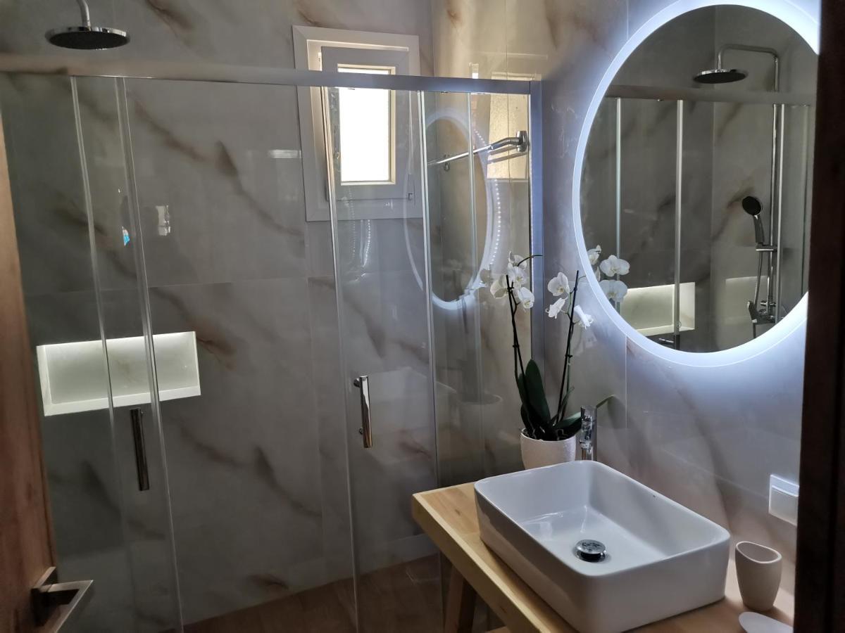 Nely'S Luxury Home Нідрі Екстер'єр фото