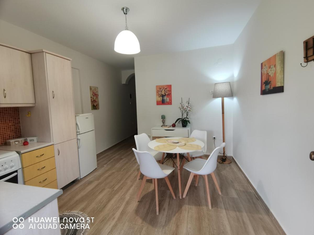Nely'S Luxury Home Нідрі Екстер'єр фото