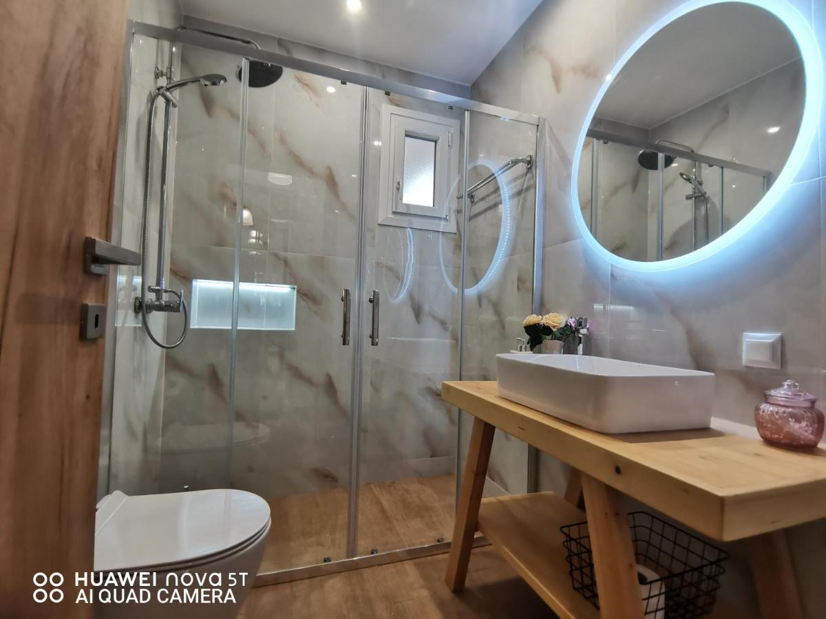 Nely'S Luxury Home Нідрі Екстер'єр фото