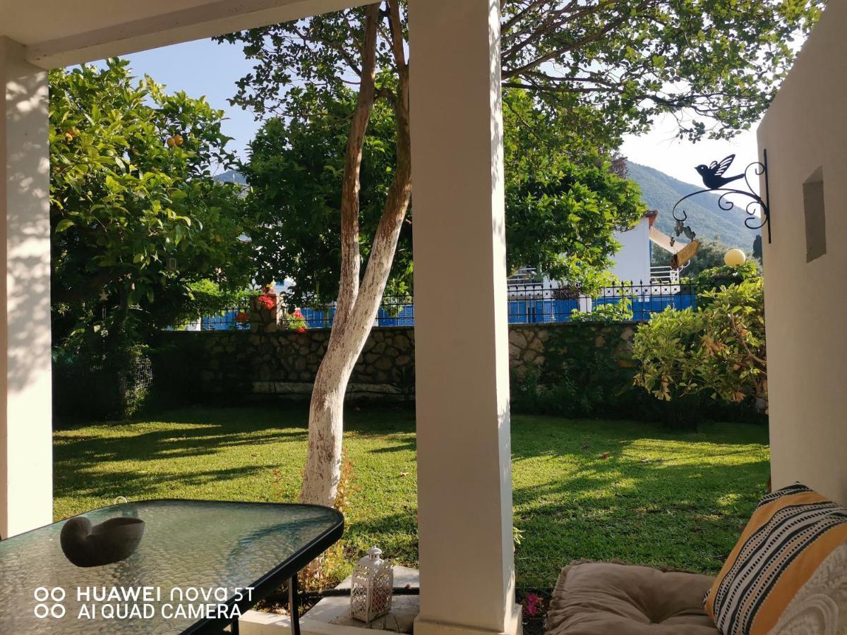 Nely'S Luxury Home Нідрі Екстер'єр фото