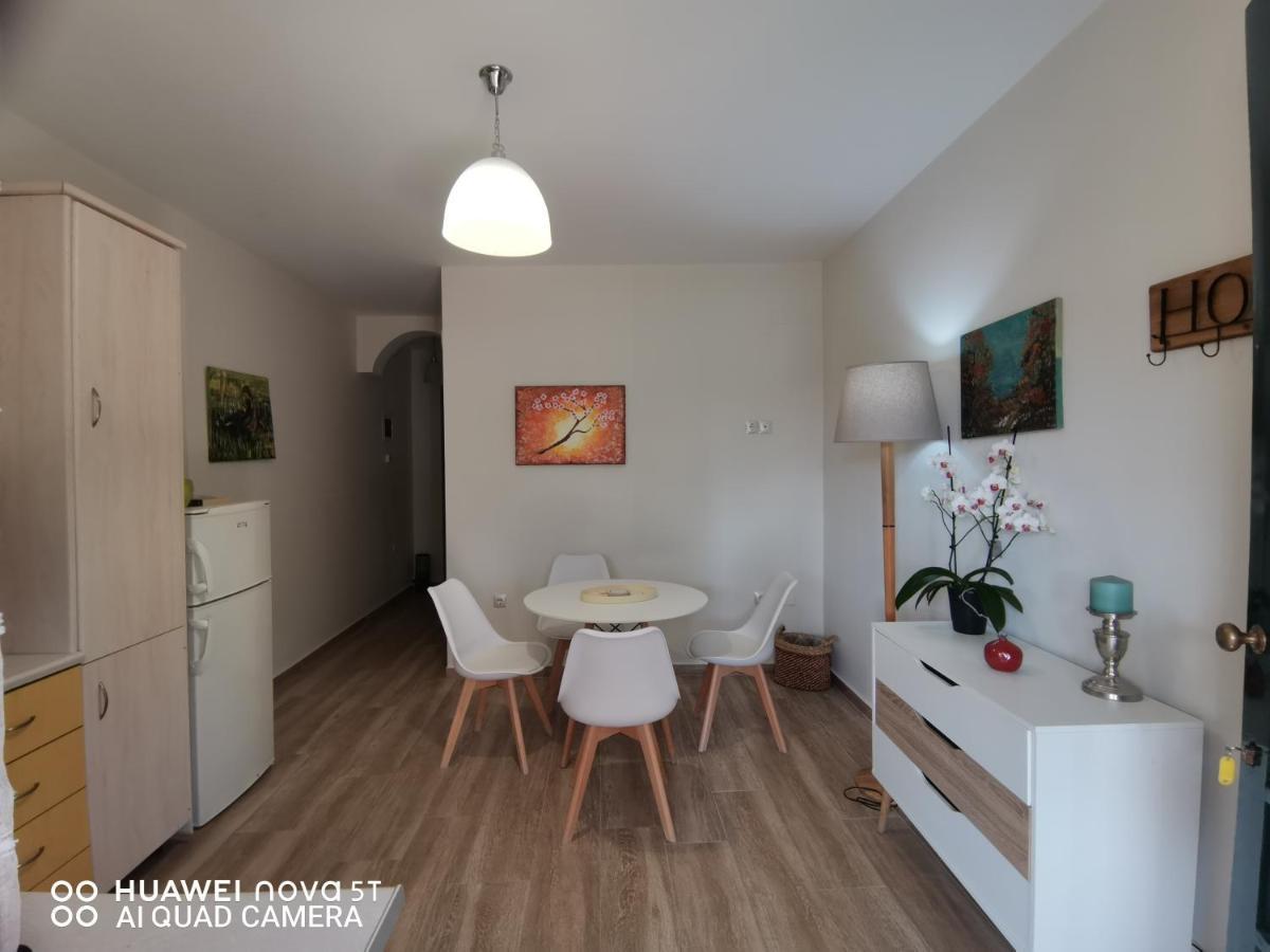 Nely'S Luxury Home Нідрі Екстер'єр фото